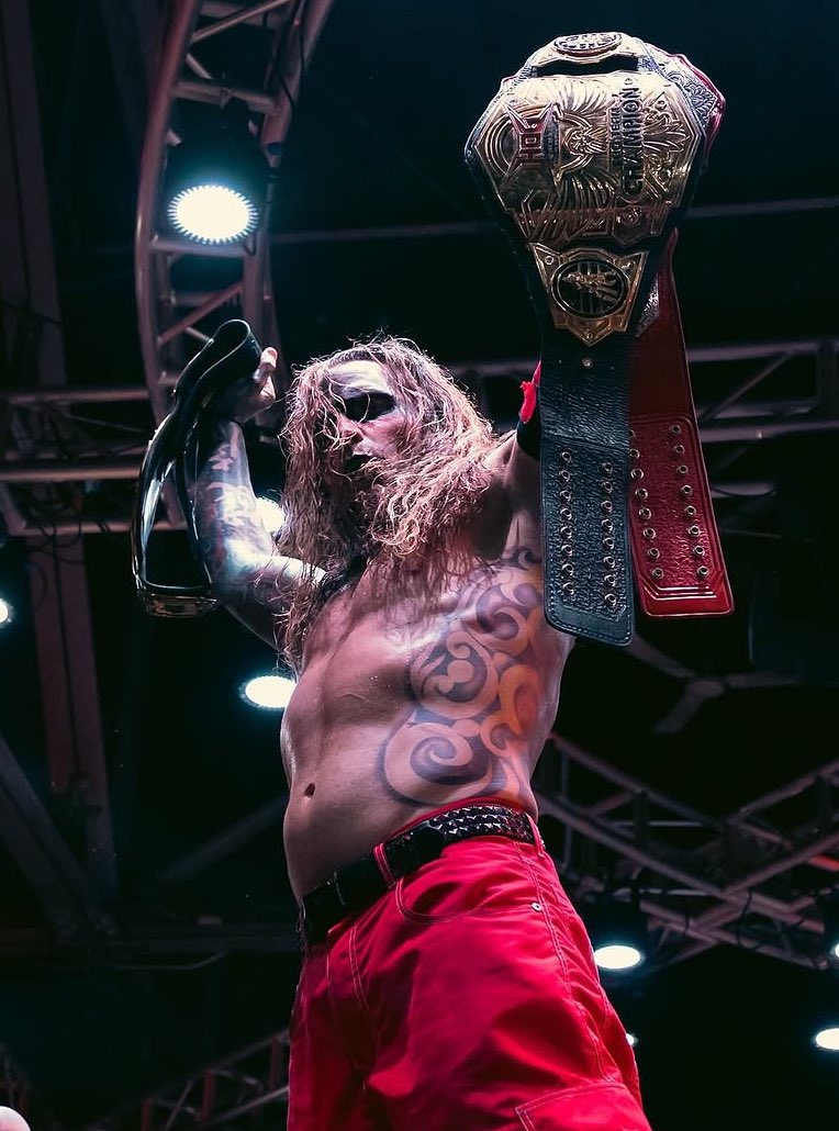 MATTHARDYBRAND's tweet photo. Heavy is the crown (&amp; hardware) when you’re the GOATs https://t.co/O9eCEVlh8S