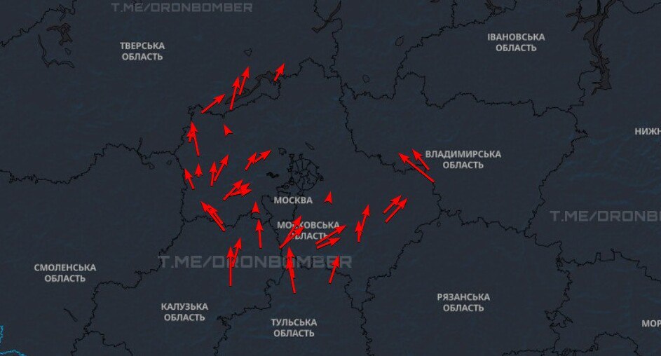 AndySch64494719's tweet image. Wenn man die Luftverteidigungskarte von Moskau mit der Art und Weise vergleicht, wie unsere Drohnen derzeit fliegen, dann sind die aktuellen Angriffe auf Moskau höchstwahrscheinlich vor allem eine Suche nach „schwachen“ Stellen im Luftverteidigungssystem.