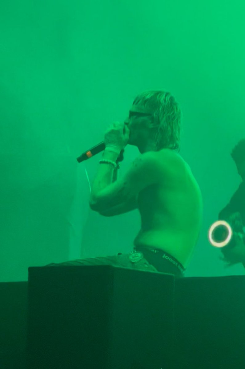 WHlTEGlRLW4STED's tweet image. i miss this