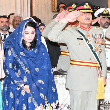 پری زاد tweet media