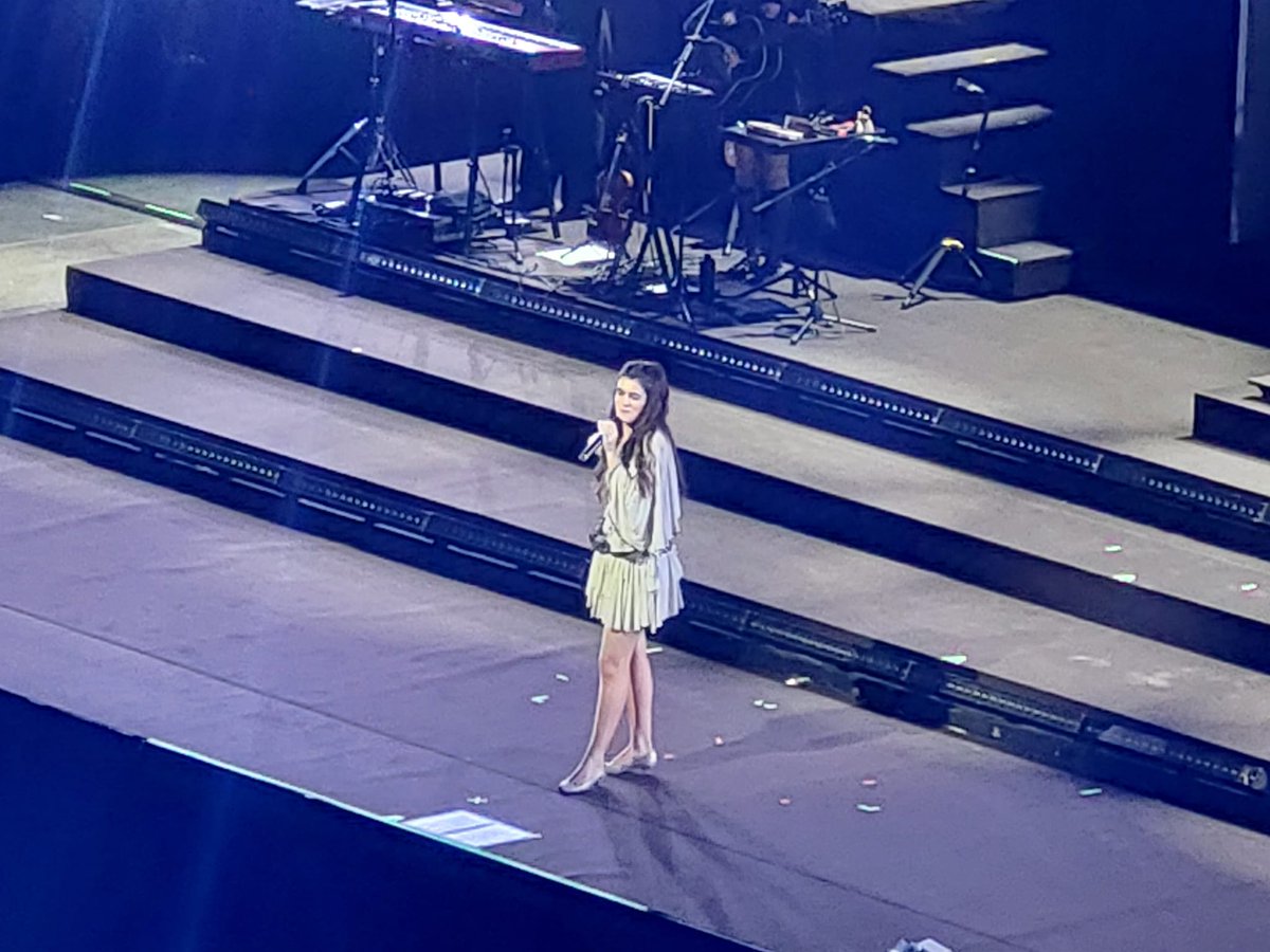 Pues ya hemos pasado la tarde viendo a las "celebritis" del barrio
El primero ha pasado con más pena que gloria por el Sadar
Luego la de Mendiabajo ha enamorado al Arena
Carne de gallina y alguna lagrimica ha salido con Yamaguchi
Enorme Amaia!!!! ♥️♥️♥️