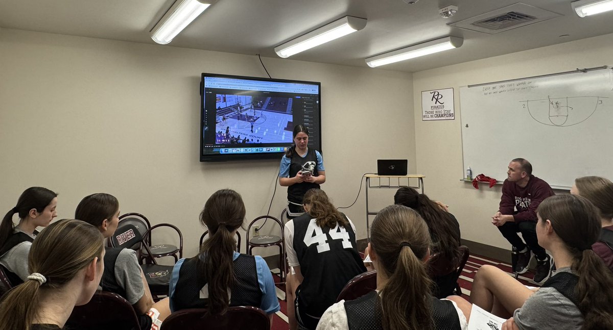 rrhsgirlsbball1's tweet image. 🔥🔥🔥Leadership in action🔥🔥🔥@Ang_Swallow28 had the pulse of the team and delivered the perfect Focus &amp;amp; Thought of the Day!  Timely, impactful and motivating. Beyond excited for Monday’s opportunity!!! 💪🏻 #togetheRR #LeadersLead #KOBE