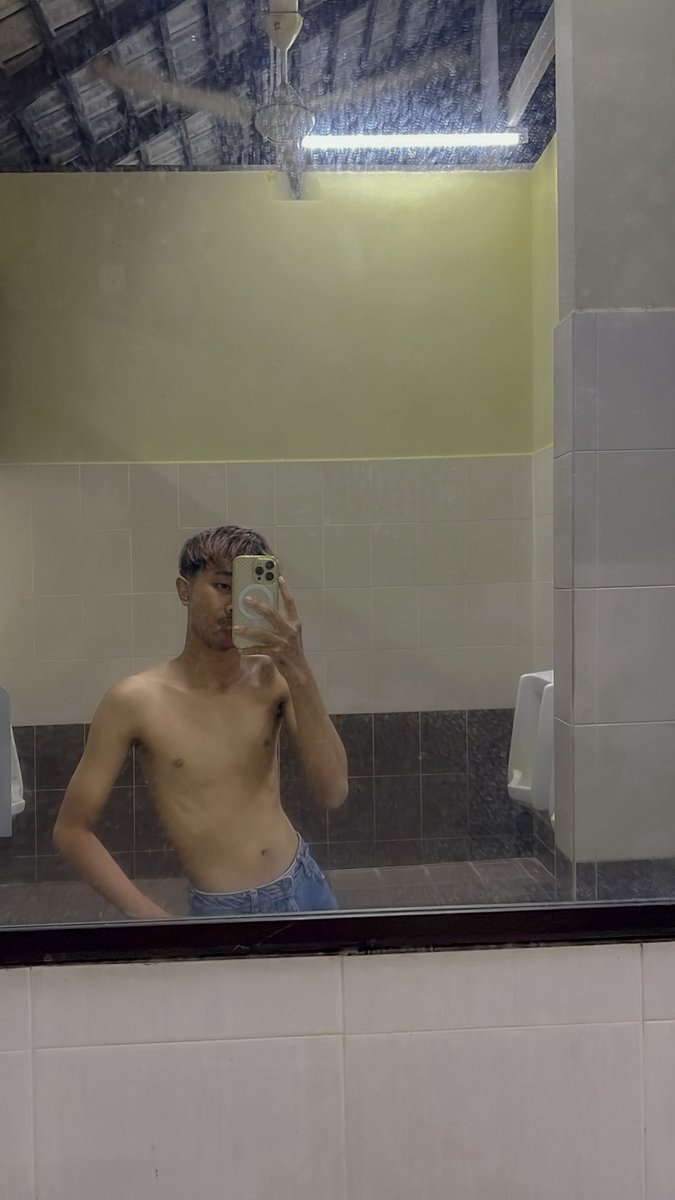 rishharith_'s tweet image. b?