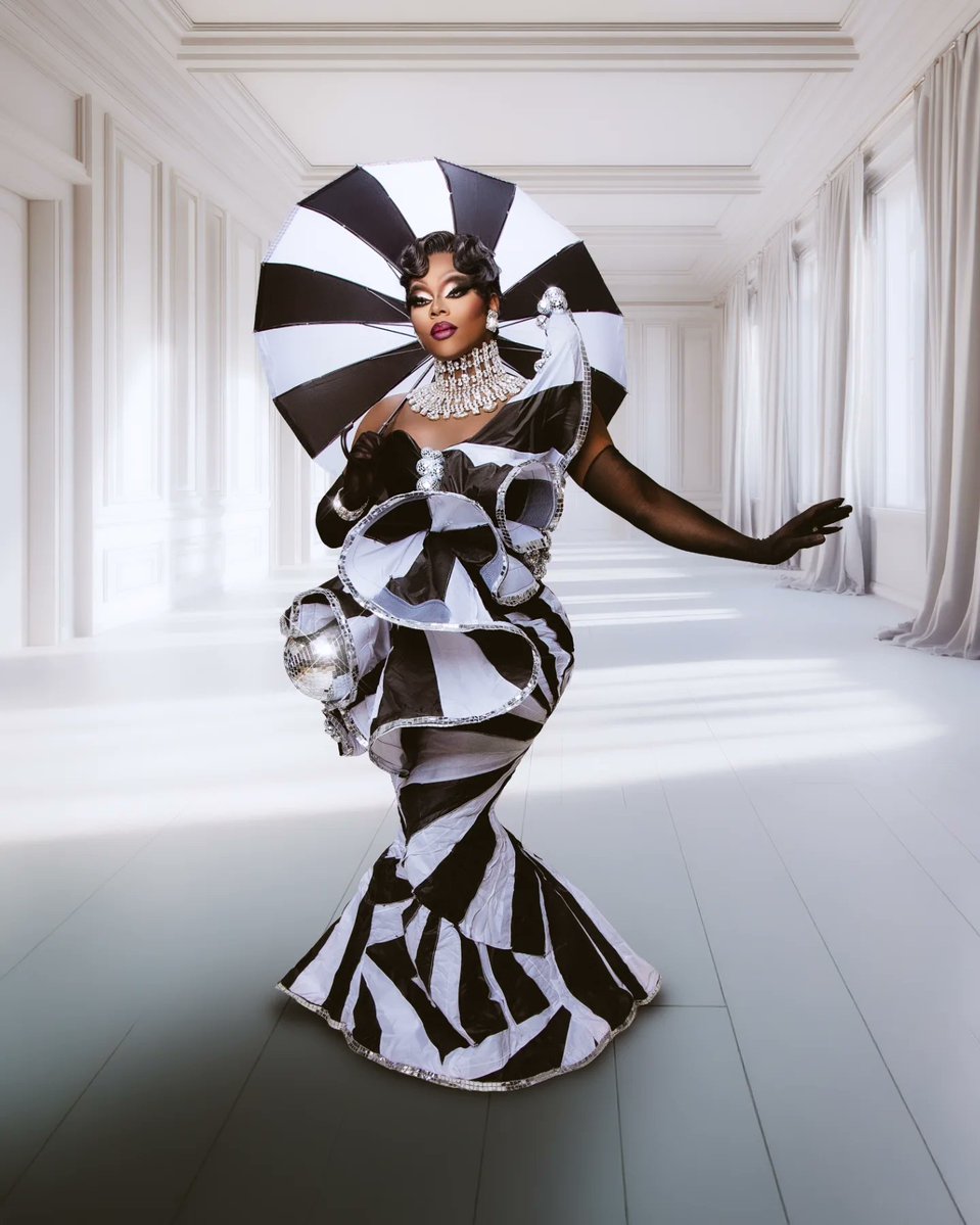 Vita VonTesse Starr looks impeccable in her 'Reclaim, Renew, Rejoice' runway for #DragRace Season 18.