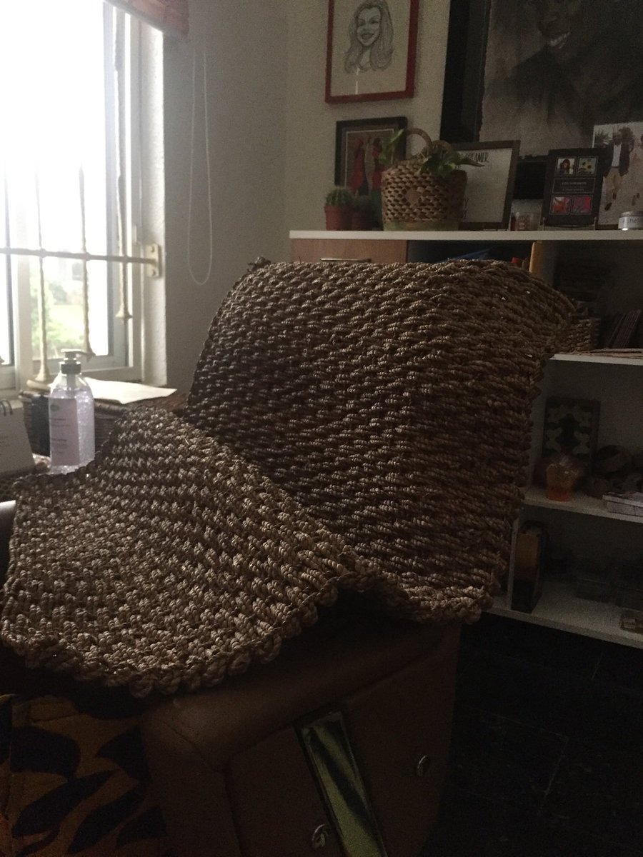 drape
/dreɪp/

To arrange loosely or casually on or round something.

And that’s exactly what we’ve done with this MitiMeth made water hyacinth rug on a chair 😉

#handmade #rugs #mitimeth #draped