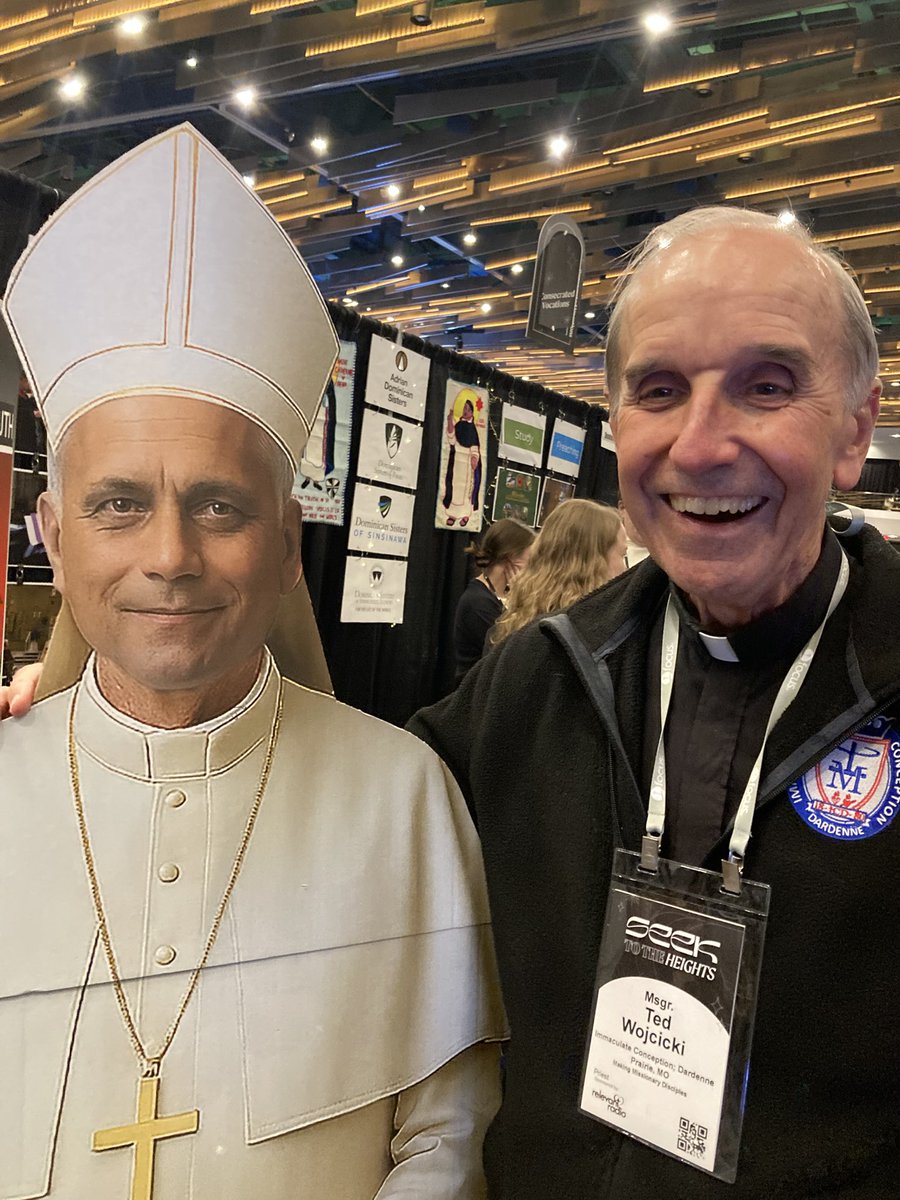 msgrted's tweet image. With my friend and our Holy Father at SEEK conference with our ICD FOCUS missionaries and thousands of other disciple makers