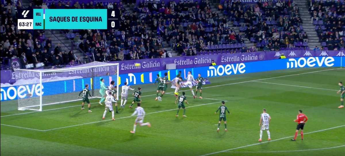 Para mí, el peor partido de la temporada. Lentos, sin intensidad y cero acierto.

Para mí, no es penalti a Arana. Pisotón posterior al remate y al despeje.

Dicho eso, ¿dónde mira el VAR en este fuera de juego evidente? Hasta Laro tiene que empujarle con el balón ya en el aire.