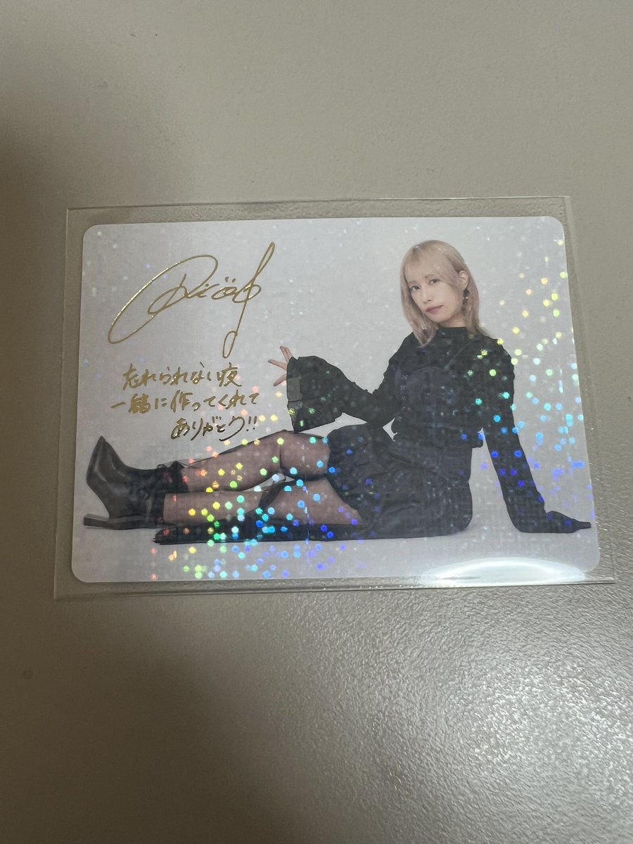 ライブ会場でもらった佐々木李子トレカサインバージョンだった！嬉しい！