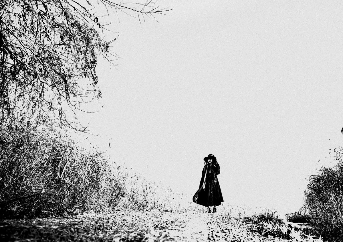 乾いた季節　

#gallery_no8 
<a href="/Gallery_No_8/">Gallery No.8</a>