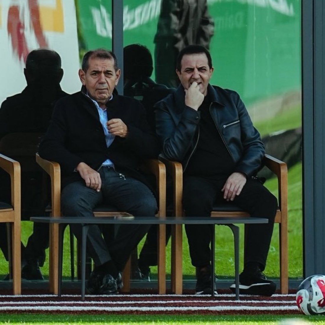 Mayıs ayında yapılacak seçimde Dursun Özbek yönetimine oy veren herkes GALATASARAY DÜŞMANIDIR. 

#DursunÖzbekİstifa