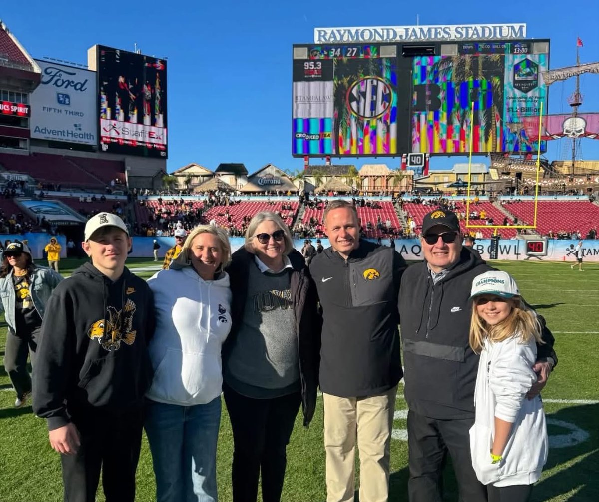 CoachSWallace's tweet image. Few days later and it still doesn’t get better than this! Bowl victory vs a Top-15 ranked SEC team. Couldn’t be more proud of this team and their accomplishments. 
Played their ass off and finished the fight! #Hawkeyes