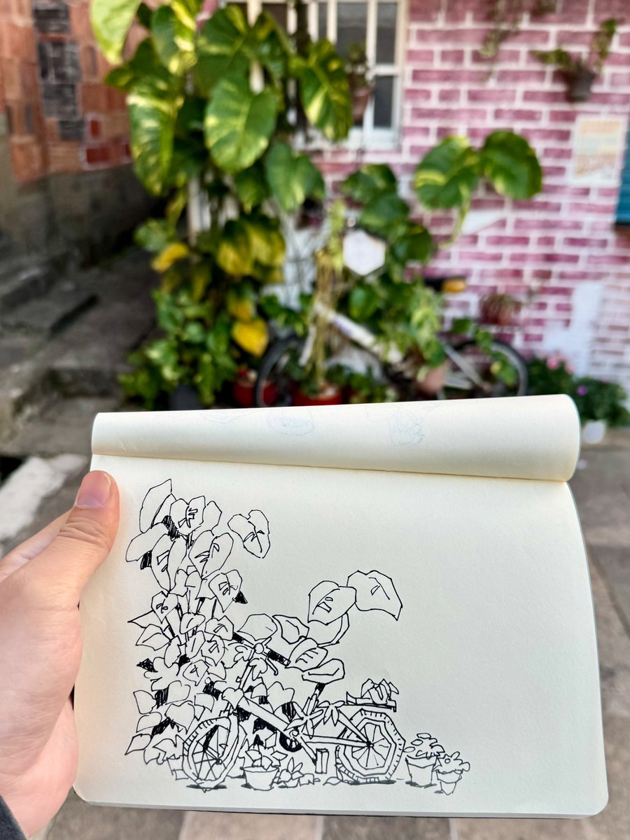 自分がホイールぐにぐにの自転車描いたら下手にしか見えないと思うけど