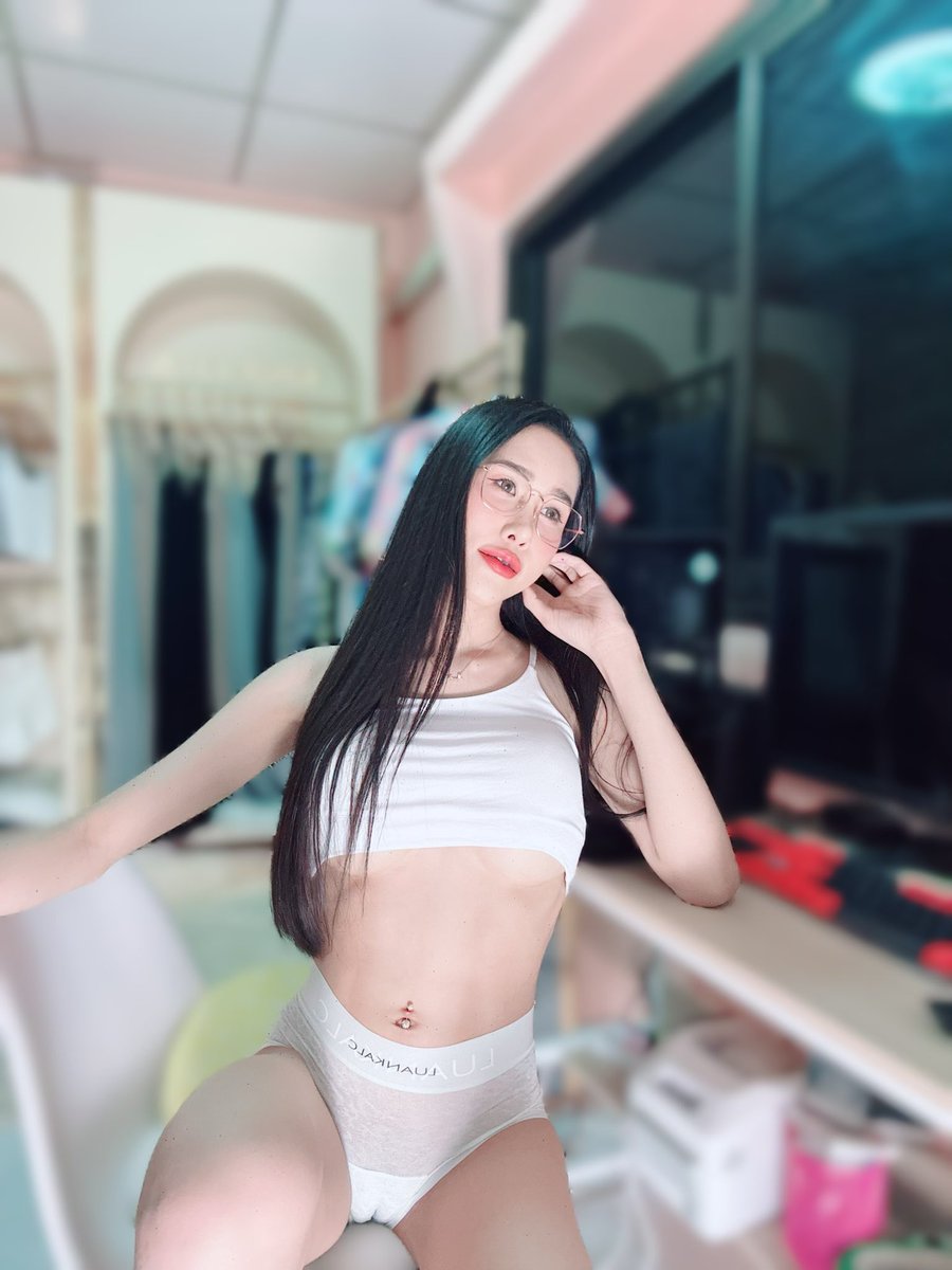 เห็นหนูติ๋ม จะทิ่มหนูเฉย
ก็มาทิ่มดิ 😝
#bkk #เรียลทำงาน