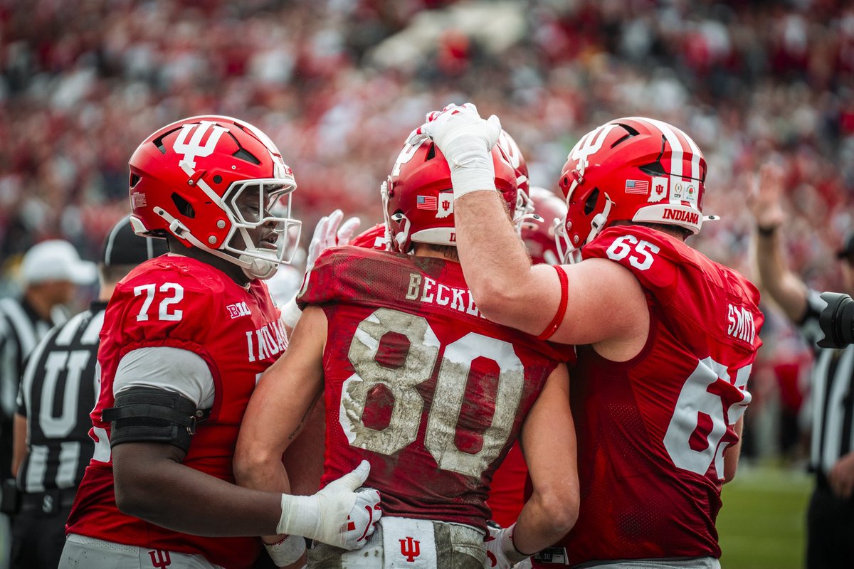 HoosiersConnect's tweet image. Hey recruits, in the past 2 years IU has:

Gone 25-2.

Won the Big Ten.

Won the Rose Bowl.

Beat OSU, Oregon, PSU, Michigan, and Alabama.

Had 9 All-Americans.

Had a QB win the Heisman.

2x Coach of the year.

Gone undefeated at home.

Outscored opponents by 773 pts.

Come.