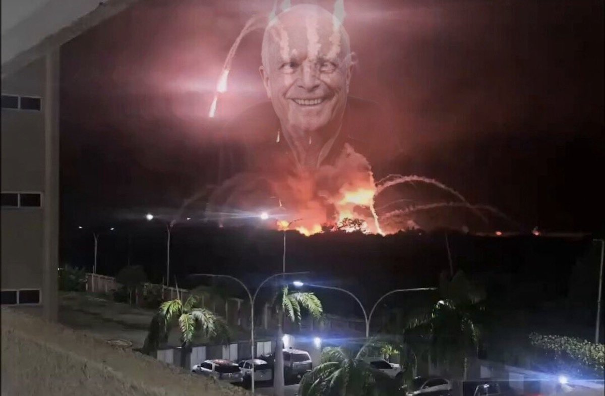 amitylee13's tweet image. John McCain must be so proud.