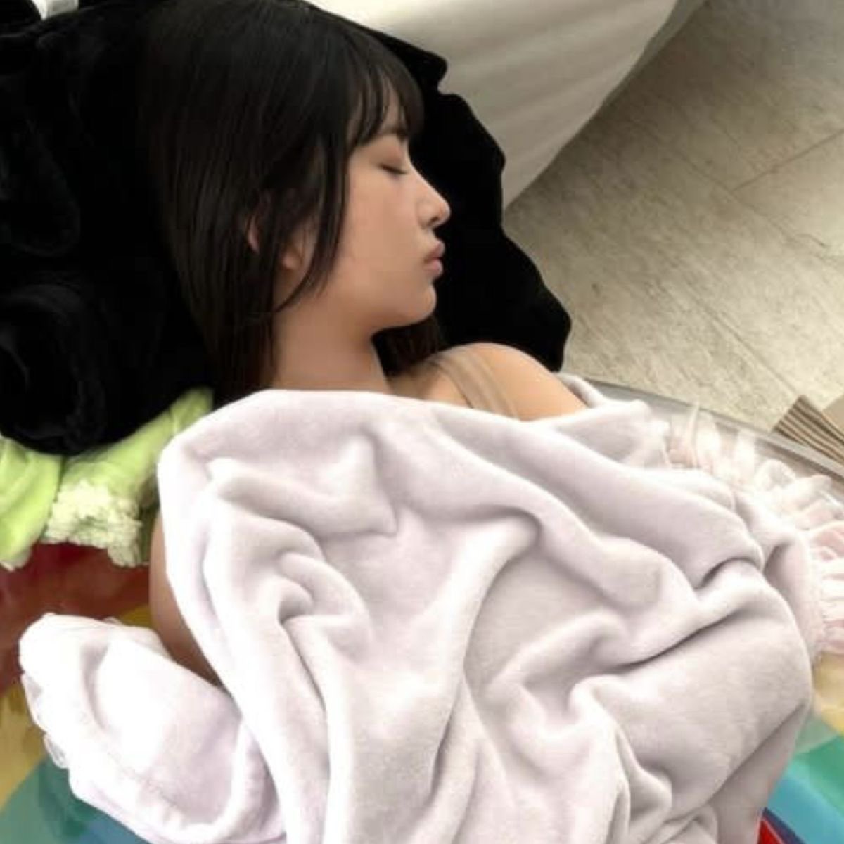 keomya's tweet photo. #qualitytime #ilovemywife #iloveroblox https://t.co/AaokNznLHE