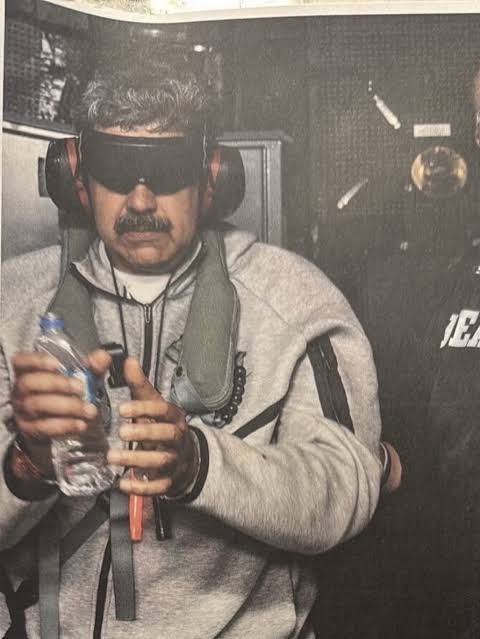 chemapunk's tweet image. Que canciones escucharías en estos audífonos mamalones?