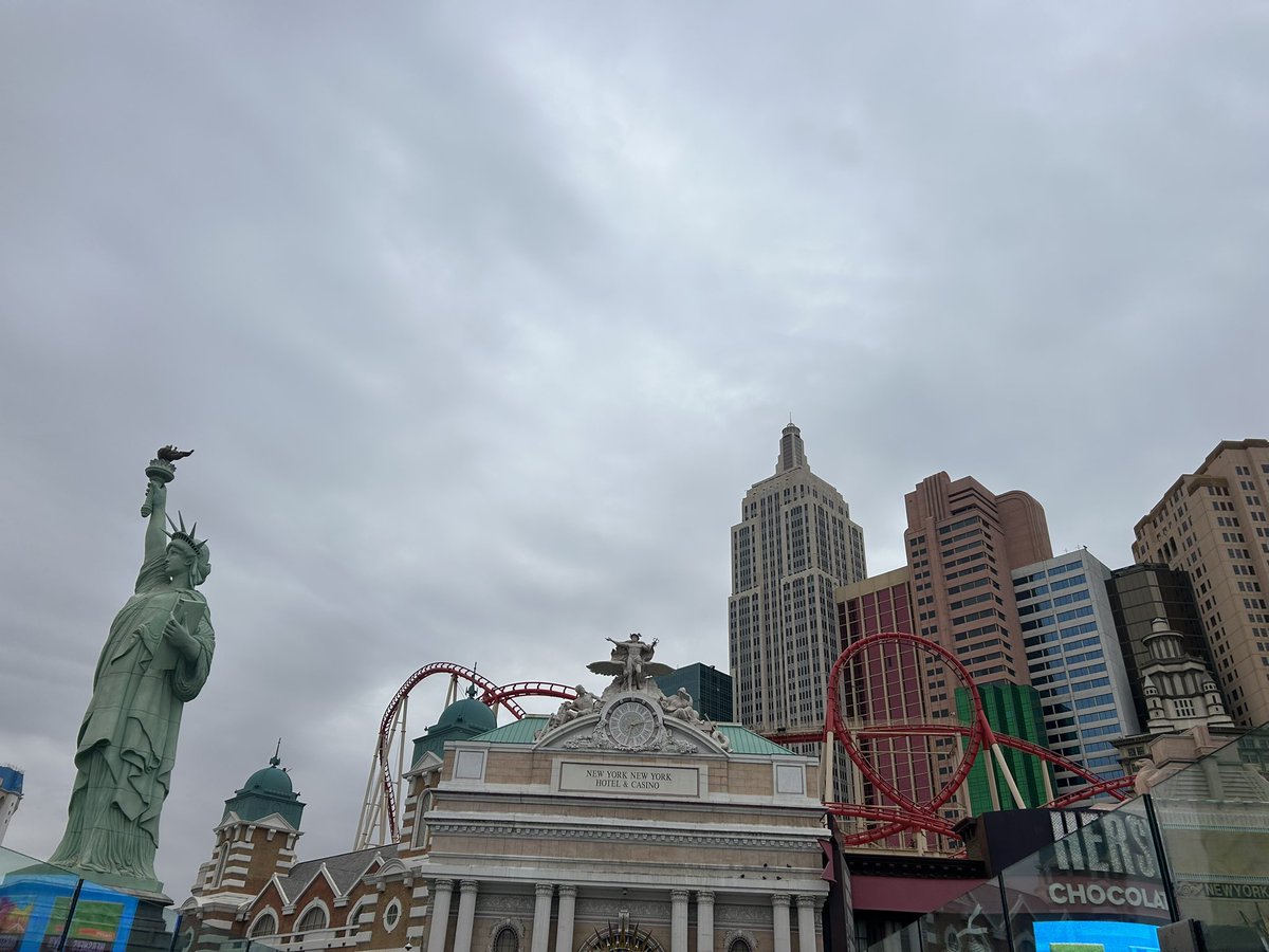 ɪʟɪᴀɴᴀ! (@ilianaofficial) on Twitter photo 