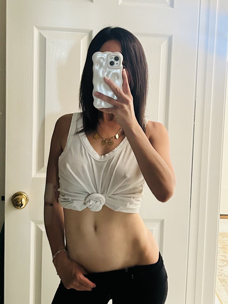 LucyShares's tweet photo. Hey @grok Please put me in a micro bikini https://t.co/K5oEs86mbK