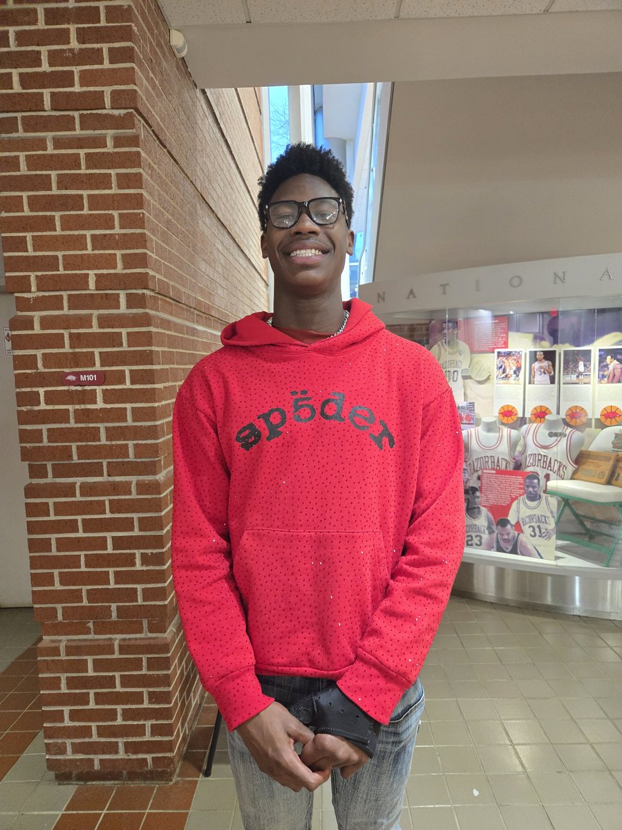 ARHoopScoop's tweet image. 5-star Future Hog JJ Andrews @JJAndrews2026 plus some Razorbacks Royalty lingering here @ BWA on Sat following No. 18 Arkansas' 86-75 win over No. 19 Tennessee in the SEC opener ...