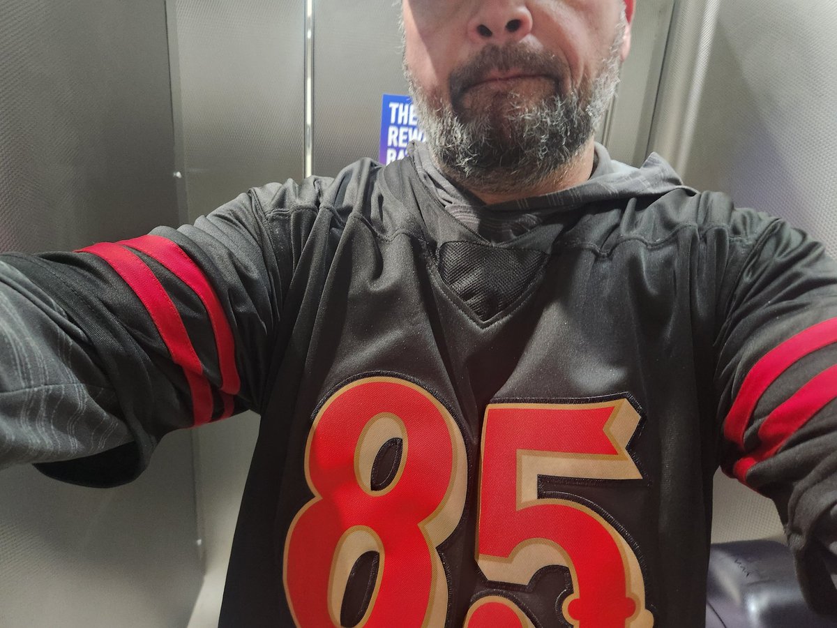 dearley09's tweet photo. @49ers https://t.co/QPg3mZV8li
