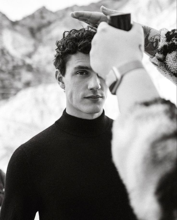 𝓣𝗛𝗘 𝓒𝗥𝗢𝗪𝗡 𝓞𝗕𝗦𝗘𝗥𝗩𝗘𝗥 tweet media