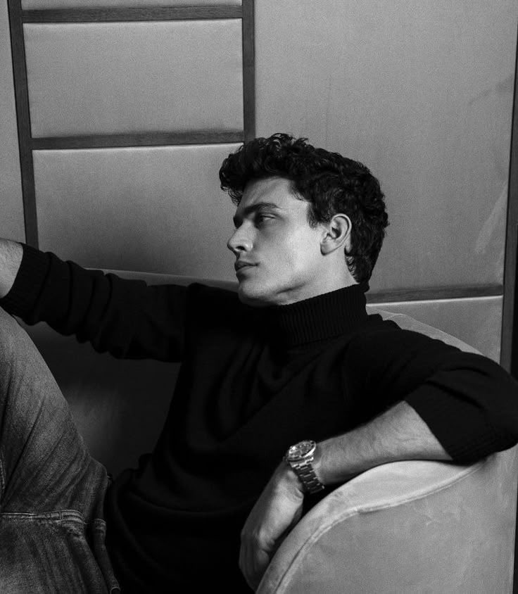 𝓣𝗛𝗘 𝓒𝗥𝗢𝗪𝗡 𝓞𝗕𝗦𝗘𝗥𝗩𝗘𝗥 tweet media