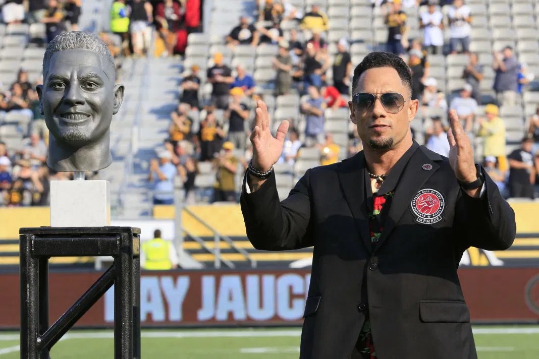 3DownNation's tweet image. CFL legend Chad Owens inducted into Polynesian Football Hall of Fame

3downnation.com/2026/01/03/cfl…

#CFL #Argos #Ticats #Riders #AlsMTL #Hawaii #PolynesianBowl