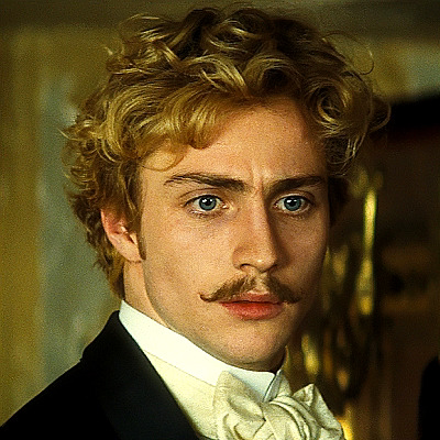 TheCinesthetic's tweet photo. Aaron Taylor-Johnson in Anna Karenina (2012) https://t.co/16HK2iCfnx
