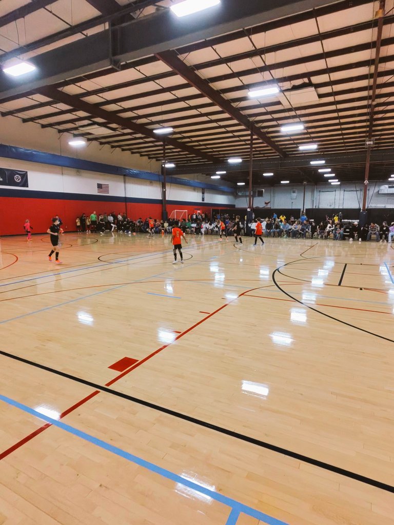 alanewing's tweet image. Coaches often overestimate short-term change and underestimate long-term growth.
You expect instant results.
You miss what steady reps, patience, and time actually build.Real progress isn’t loud or fast. It compounds. 
Think seasons, not sessions.
Train habits, not hype.