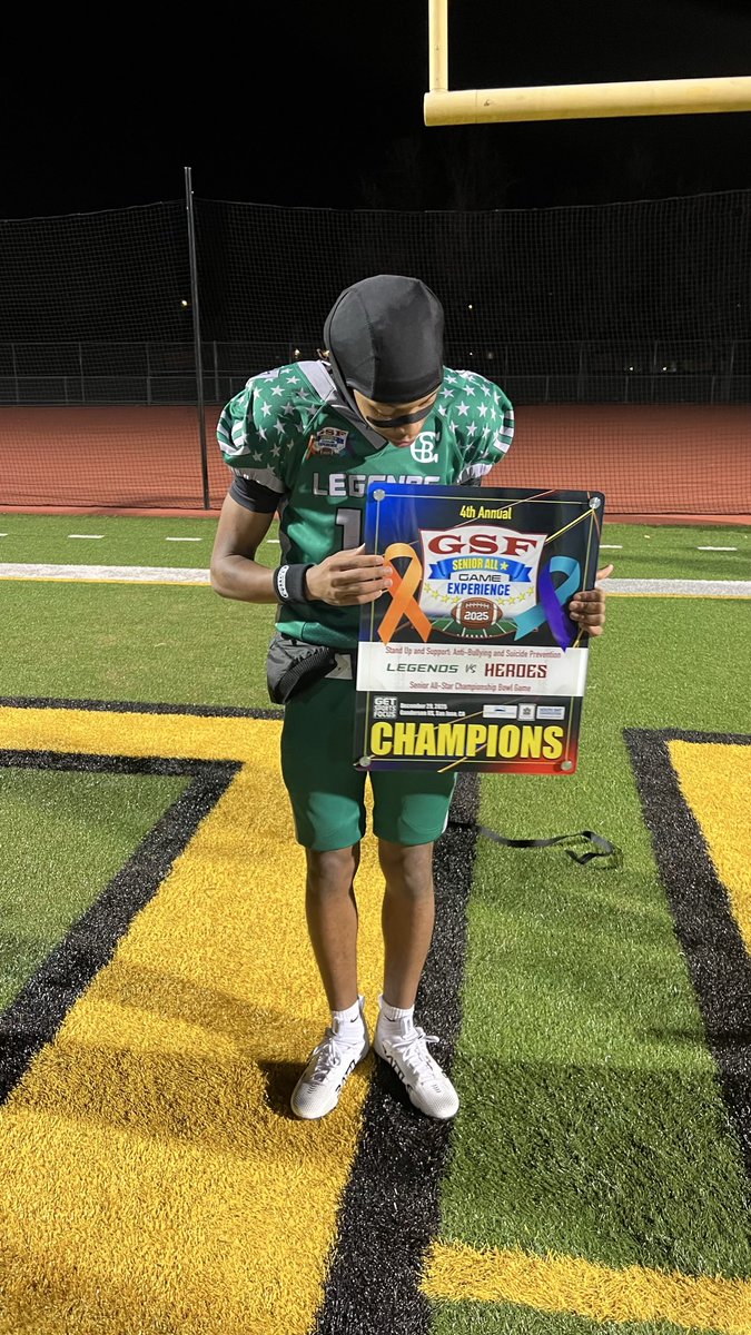 Kingwade0's tweet image. I had a great time showcasing my skills in the GSF All-Star Game. My final high school game ended with a bang, scoring 2 TD’s on the night.

@GetSportsFocus @westcoastpreps_ @PGregorian @GregBiggins @BrandonHuffman @CoachRKaneshiro  @CRamirez_PittHC
@PittHSFootball