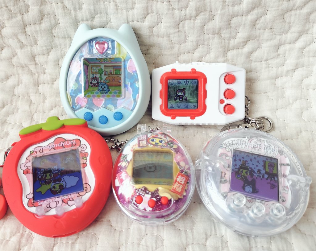 たまごっち デジモン等まとめ売り 初代デジモンが20年の時を経て超進化して復刻！ 2体同時育成が可能で総