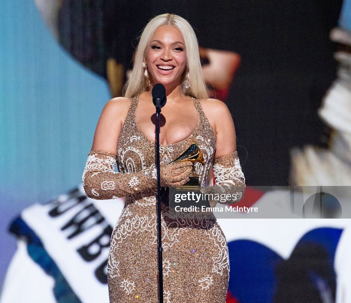 poolsdrunk's tweet image. 68x ascap
36x bet
35x grammy
32x naacp
30x vmas
6x clio
5x brit
5x cannes
4x pollstar
3x lia
peabody
emmy
grand prix
millenium
vanguard
excellence
legend
innovator
cfda
aoty
soty
ida
oscar nominee
5x stadium tours
#1 ifpi global top album
#1 solo ww
+3b box office
+2b tour gross