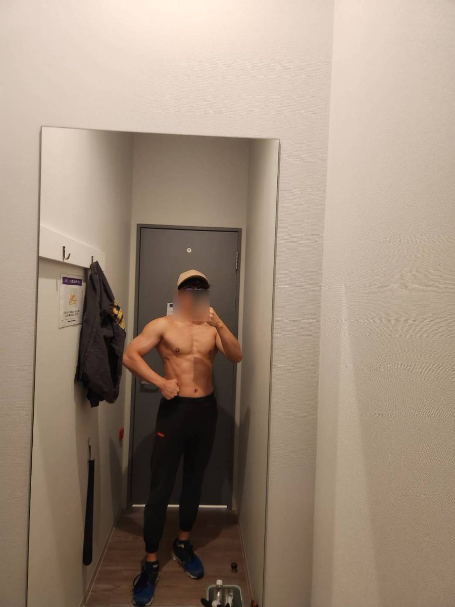 おはようございます
今日は肩、腕の日です

連休が終わってしまう。。。

#筋トレ