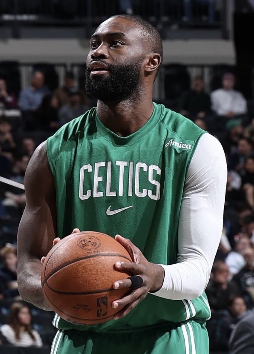 TheHoopCentral's tweet image. JAYLEN MF BROWN TONIGHT:

50 POINTS
5 ASSISTS 
3 REBOUNDS 
18/26 FGM
6/10 3PM
35 MINUTES 

JB IS A PROBLEM. 🔥🔥🔥🔥🔥