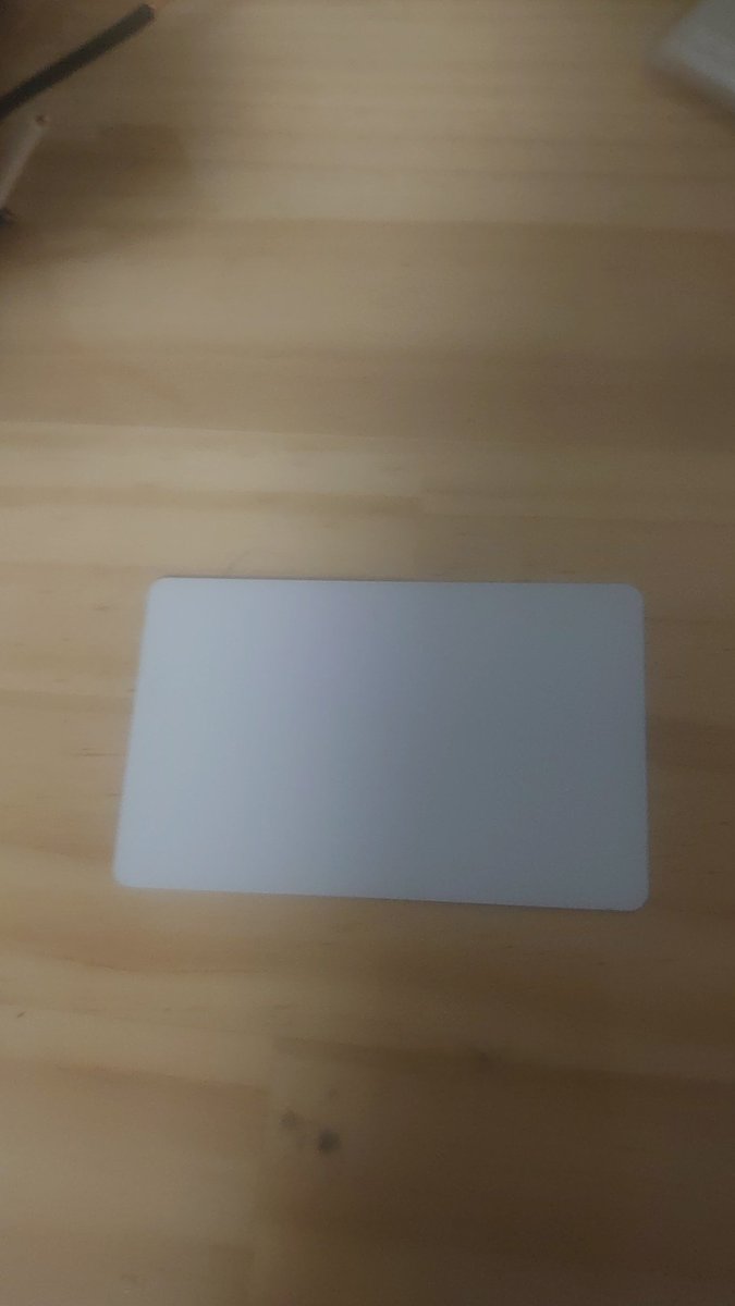 deepjuggling's tweet image. レーザーで表面に文字書こうと思ったら、材質が塩ビだった。ダメやん