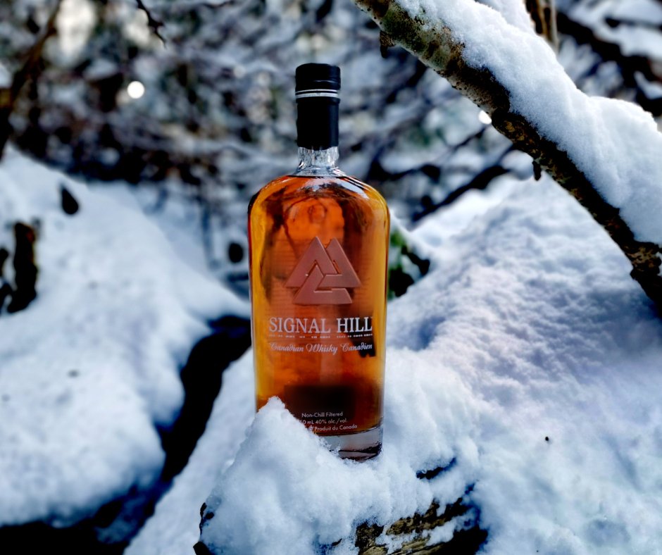 A full bodied, smooth finish, Canadian whisky!  🇨🇦