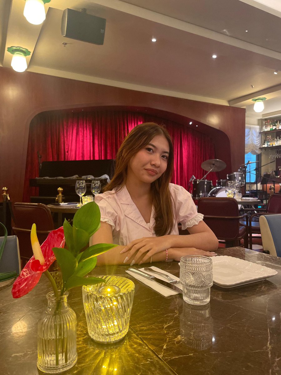 fallvanko's tweet image. my future wife bini gw nih bos