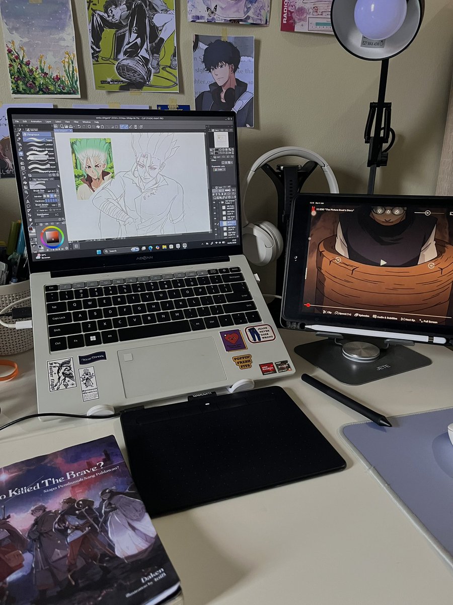 Orang multitasking

(Gambar - nonton - baca novel)