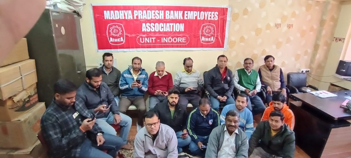 RamadevSaydiwal's tweet photo. @mpbea Indore unit 
5 day's Banking Demand 
Twitter campaign 
4th January 2026 https://t.co/lrYehc3XLj