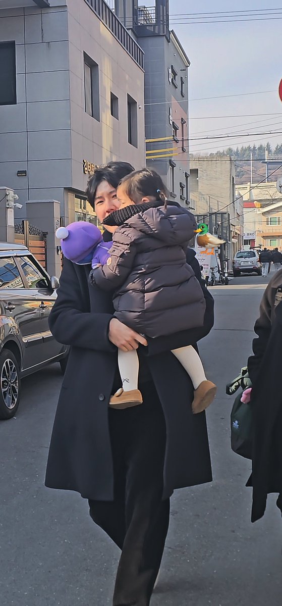 민우랑 하솜이 자선카페 왔다ㅏㅏ