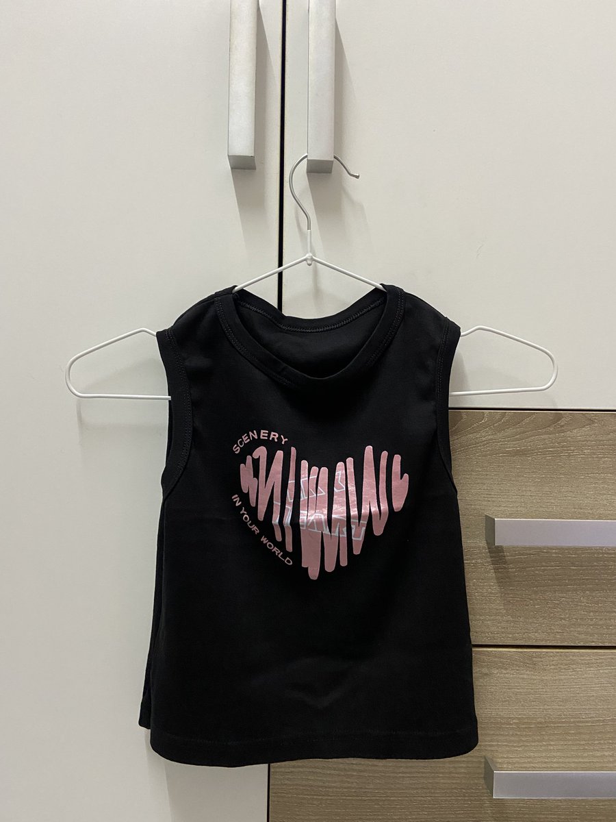 At95694151's tweet photo. ตัวละ 25 บาท ขอคนตัวเล็กนะคะ https://t.co/7rrC7Bk86N