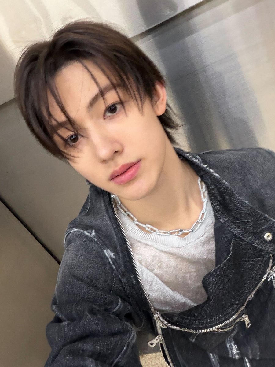 ESHFEED's tweet image. 260104 #seonghyeon #성현 weverse post update 🤍

“gayo daejejeon🎊🎉”

#CORTIS #코르티스