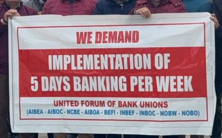 iamdanishdf's tweet photo. #5DayBankingNow https://t.co/8LAUiwe9vb