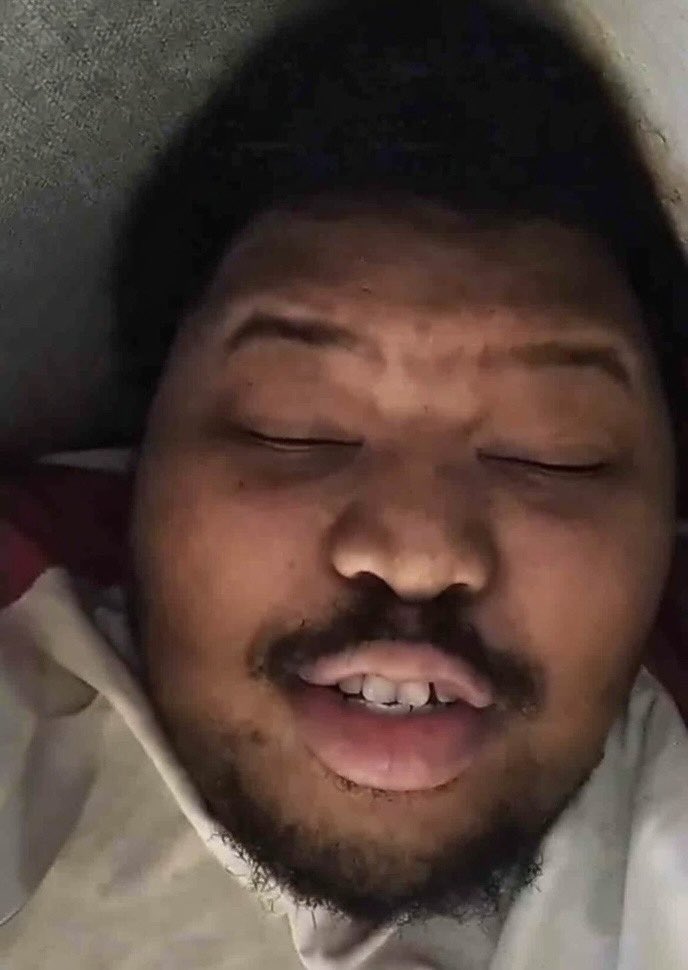 Fil_XBL's tweet image. Hey @grok my friend looks a bit ugly, can you give him a full face of makeup?