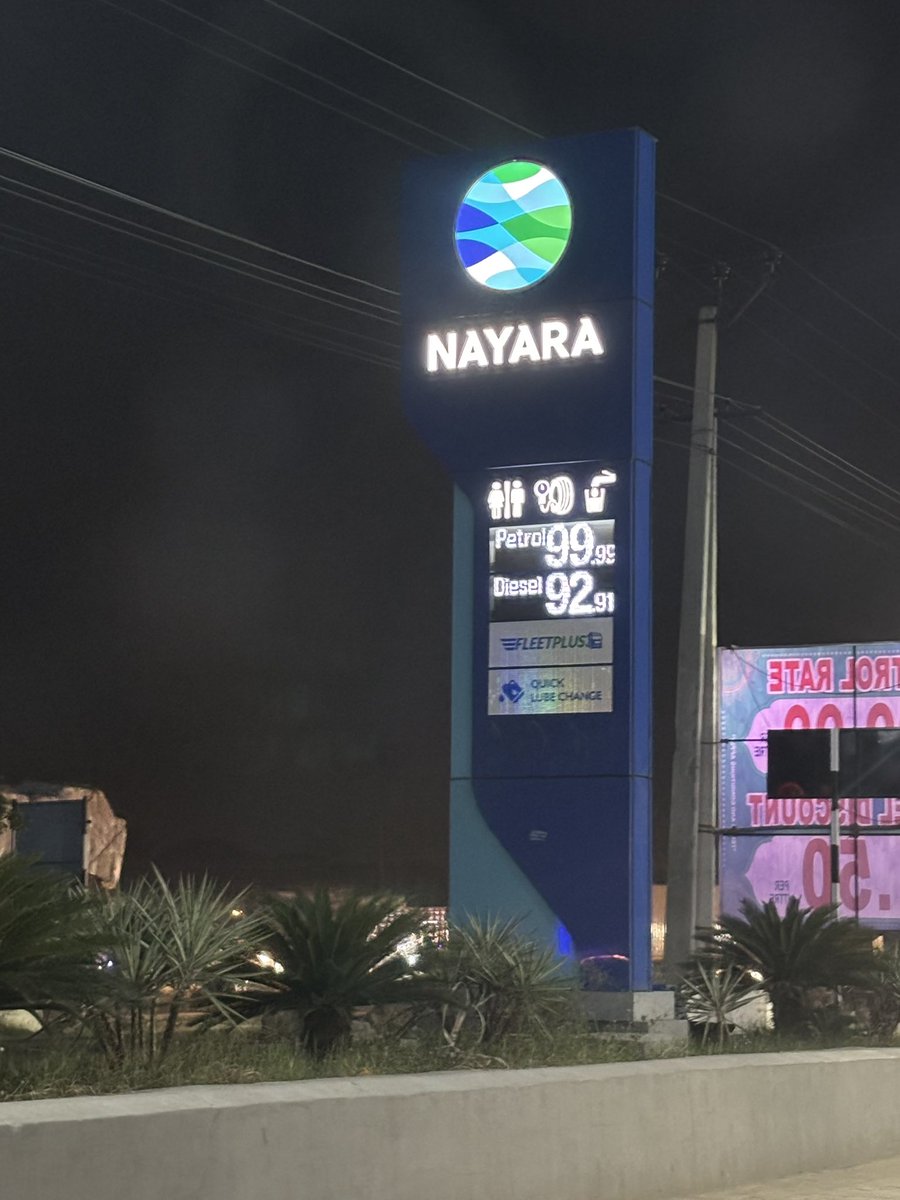 JsivaUrbantranz's tweet image. On my recent drive:
• Kerala: petrol at ₹106+
• Karaikal: ₹96
• Tamil Nadu (most bunks): around ₹102+

And then this one #yesterday on NH 544 near #Erode —petrol  ₹99.99 and diesel ₹92.91

That “double-nine” felt oddly satisfying 😄⛽️