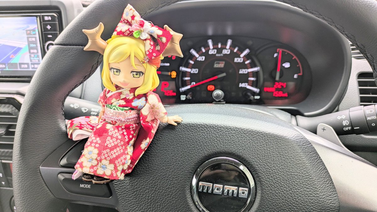 YUZＡと他１点 三万円相当の品 半額でお譲りします早いものがち本日終了 今日は3号機✨🏰