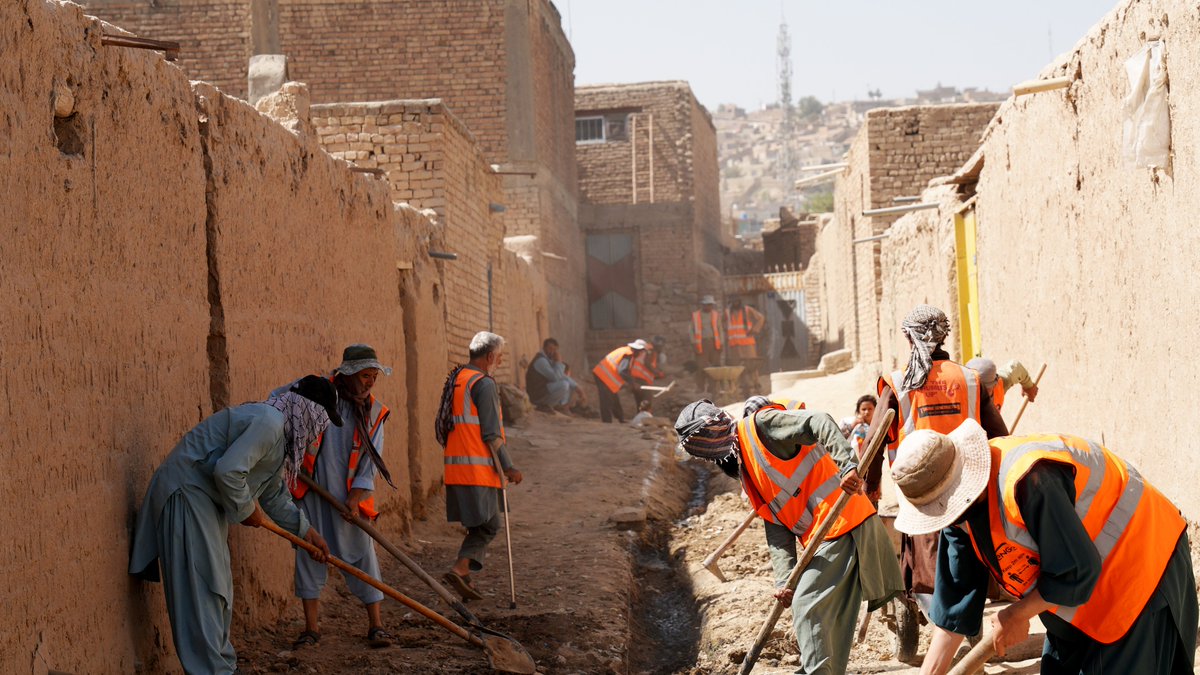 UNHabitatAf's tweet photo. “For the first time in months, my family had enough food without borrowing from neighbours,” says Jan Mohammad.

With JICA’s support, our #CashForWork initiative helps people like Jan earn an income while restoring their community infrastructure.

🔗https://t.co/jZXfd5vLGw https://t.co/ZRmb13UFih