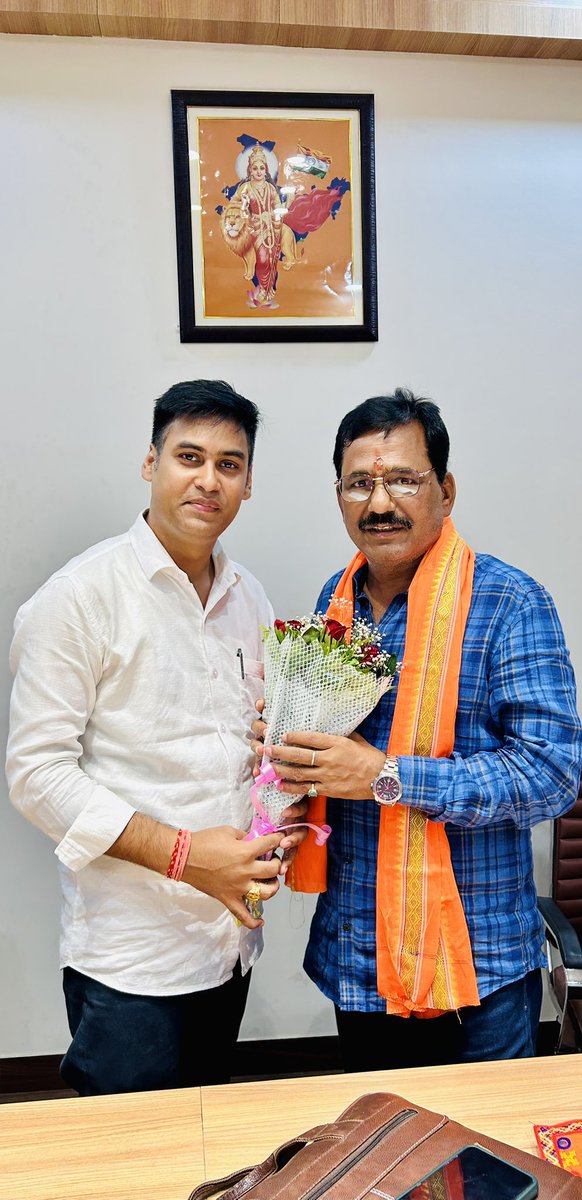 भारतीय जनता पार्टी, राजस्थान के प्रदेश उपाध्यक्ष आदरणीय श्री मुकेश दाधीच जी भाईसाहब को जन्मदिवस की हार्दिक बधाई एवं शुभकामनाएँ।

प्रभु श्री गिर्राज जी महाराज से आपके उत्तम स्वास्थ्य एवं दीर्घायु जीवन की कामना करता हूँ।

#HappyBirthday <a href="/m_dadheech/">MUKESH DADHICH</a>