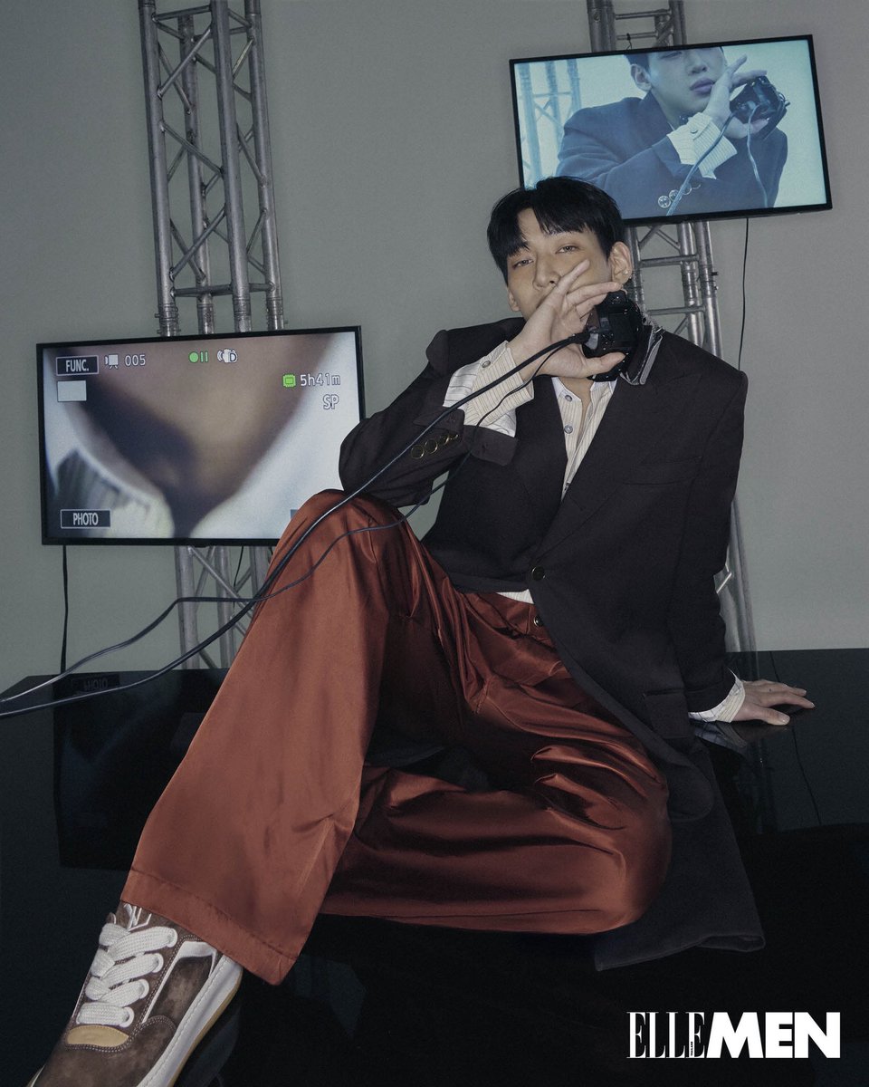 ElleMenThailand's tweet image. แอ็กเซสซอรีซิกเนเจอร์อย่าง LV Diamond, Speedy Bandoulière 25 และ STEAMER 30 เติมจังหวะลุคให้สมบูรณ์ ติดตามบทสัมภาษณ์เอ็กซ์คลูซีฟและคลิป Start Fresh ใน #ELLEMENTalk

#ELLEMENAndBamBam #BamBam